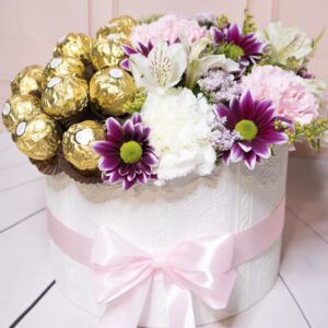 Caja de Flores variadas + Ferrero Rocher